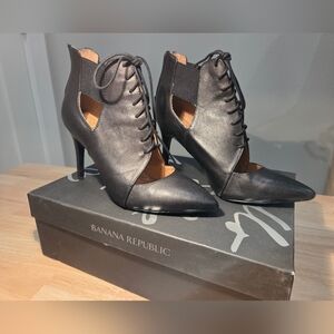 Banana Republic Leathe Black Lace-Up Cutout Pointed-Toe Stiletto Heels